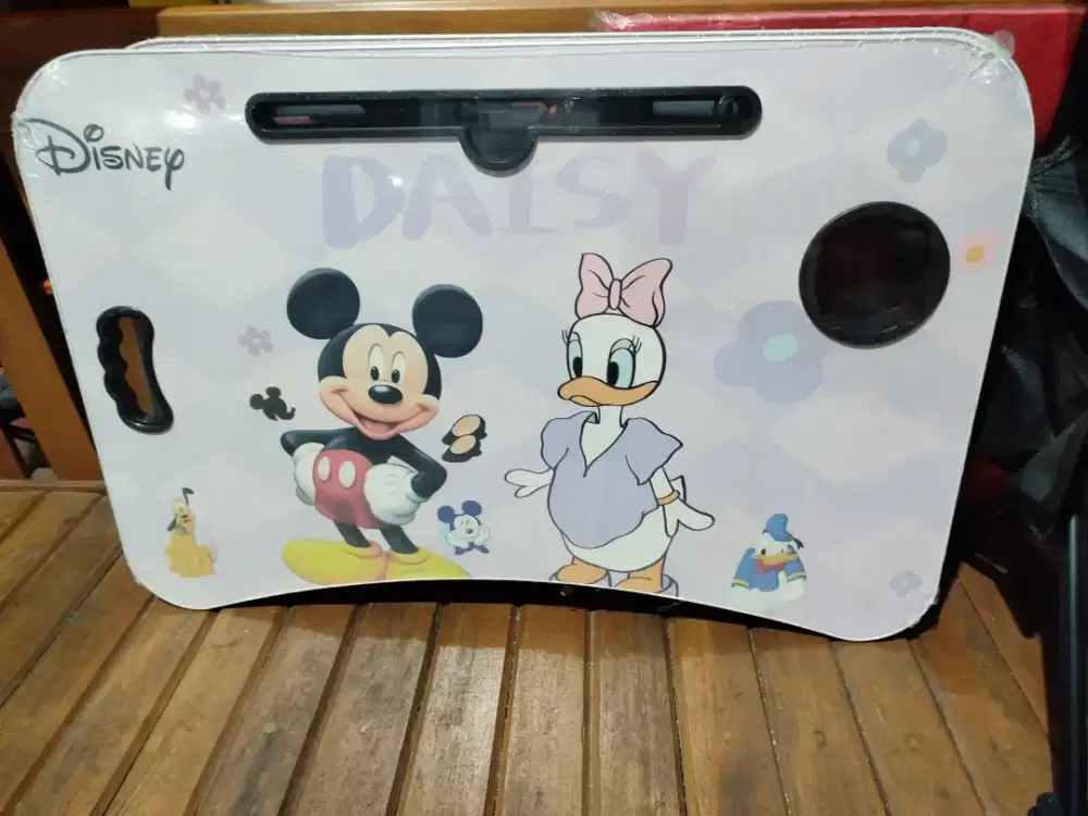 Meja belajar portable
