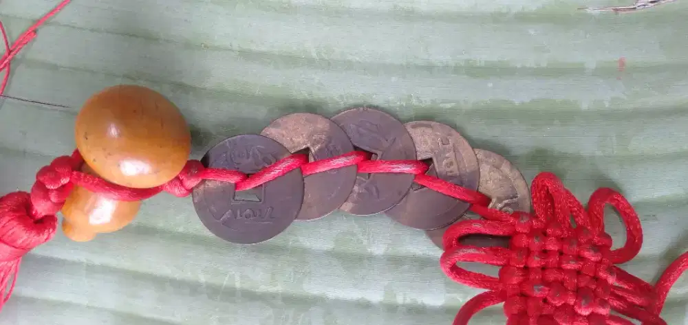 Di jual koin kuno cina model bolong bahan nya kuningan asli  loh