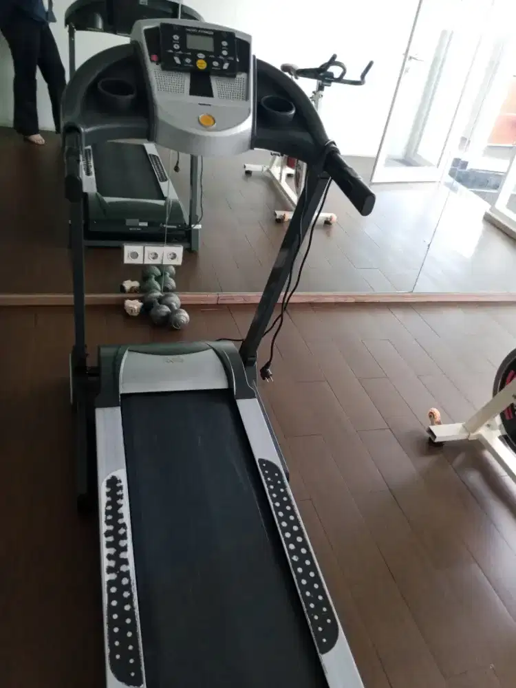 Treadmill untuk jalan/lari