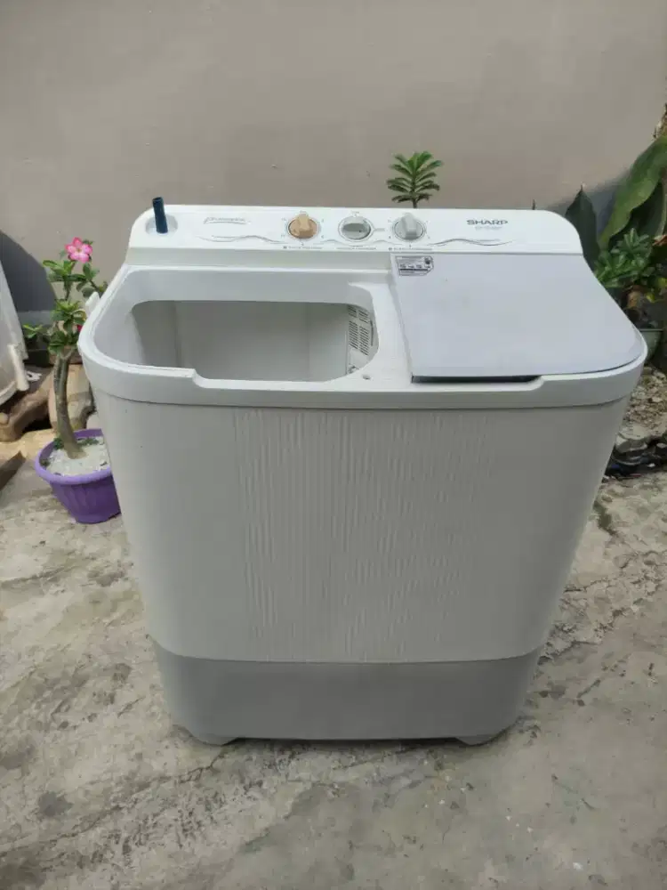 Mesin cuci 2 tabung merk SHARP