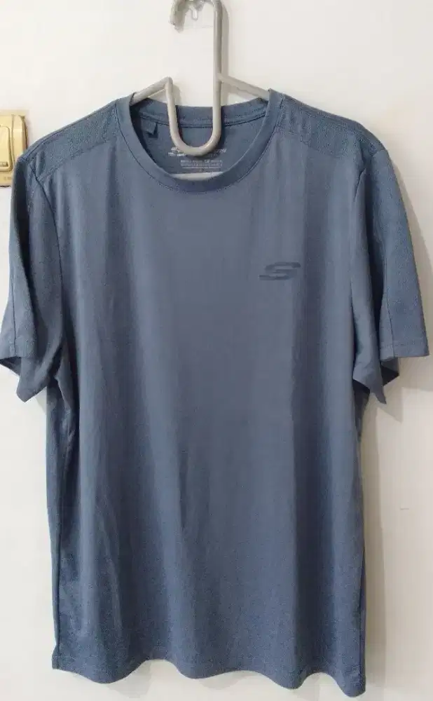 Kostum Jersey buat olahraga Jogging dan Running merk Skechers