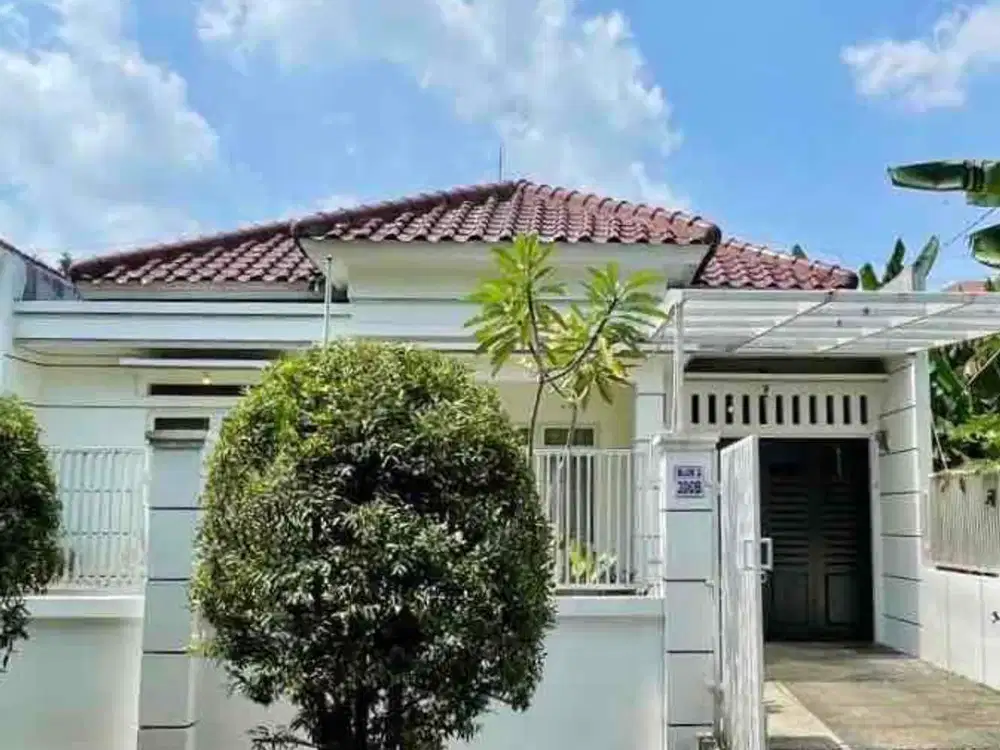 Rumah Asri Semi Furnish di Cinere Estate Depok | LT 200 m² | Jalan Lebar & Rindang
