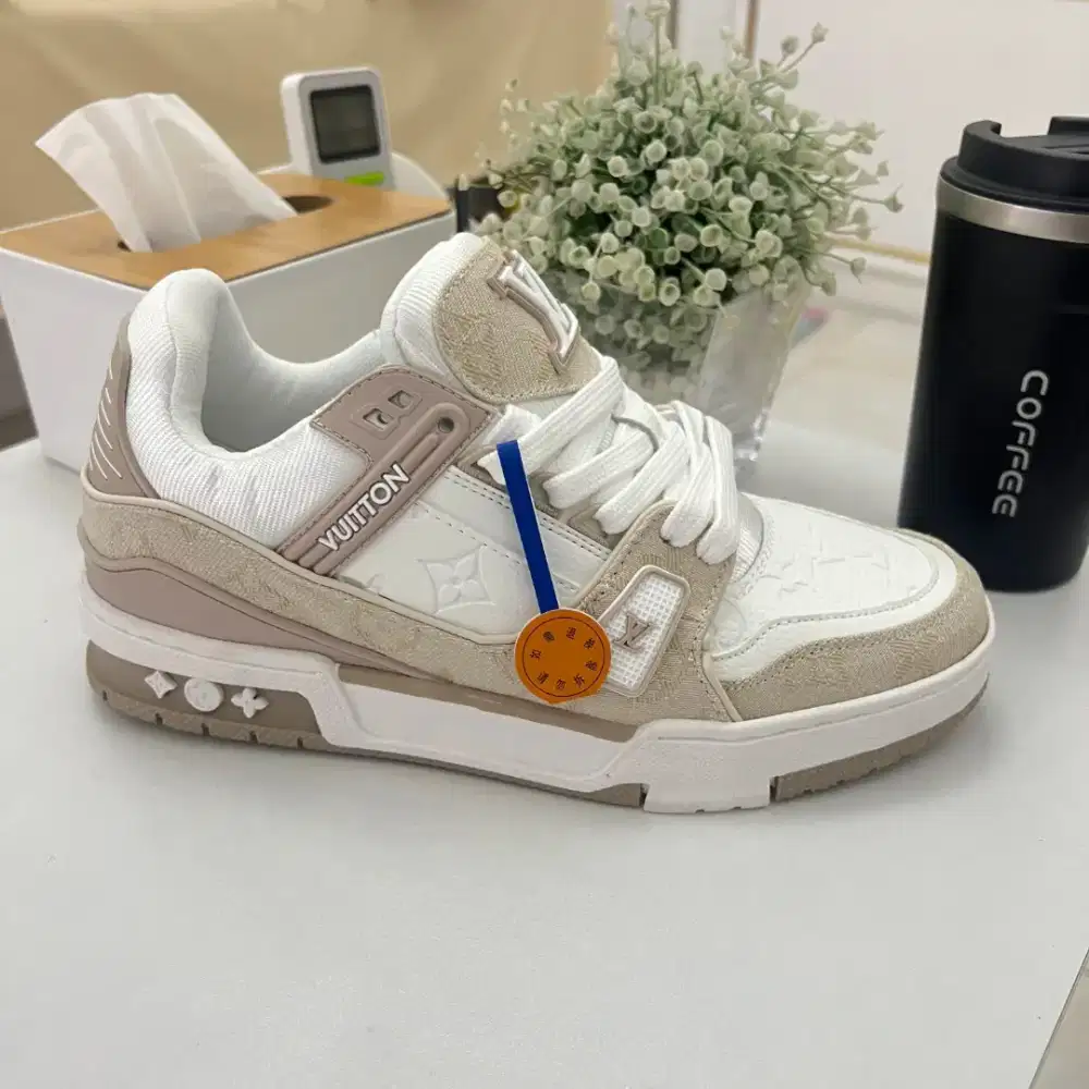 Sepatu LV Trainer desainer original CHN