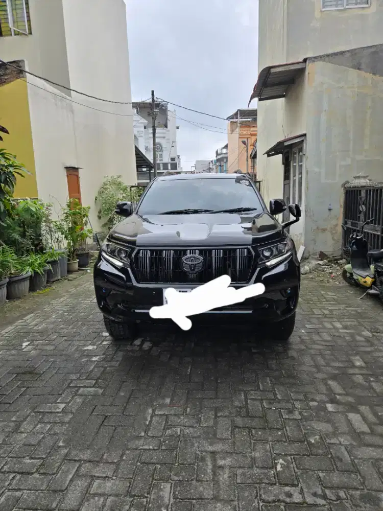 Dijual cepat landcruiser prado tahun 2011