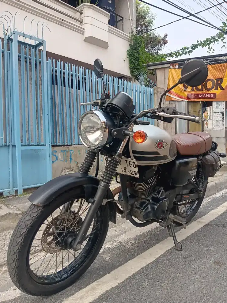 JUAL CEPAT Kawasaki W175 SE Silver Th 2019 Gress Full Original