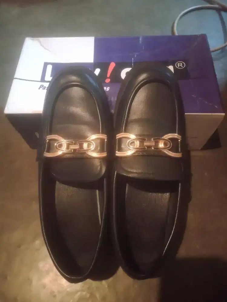 jual sepatu wanita merek laviola