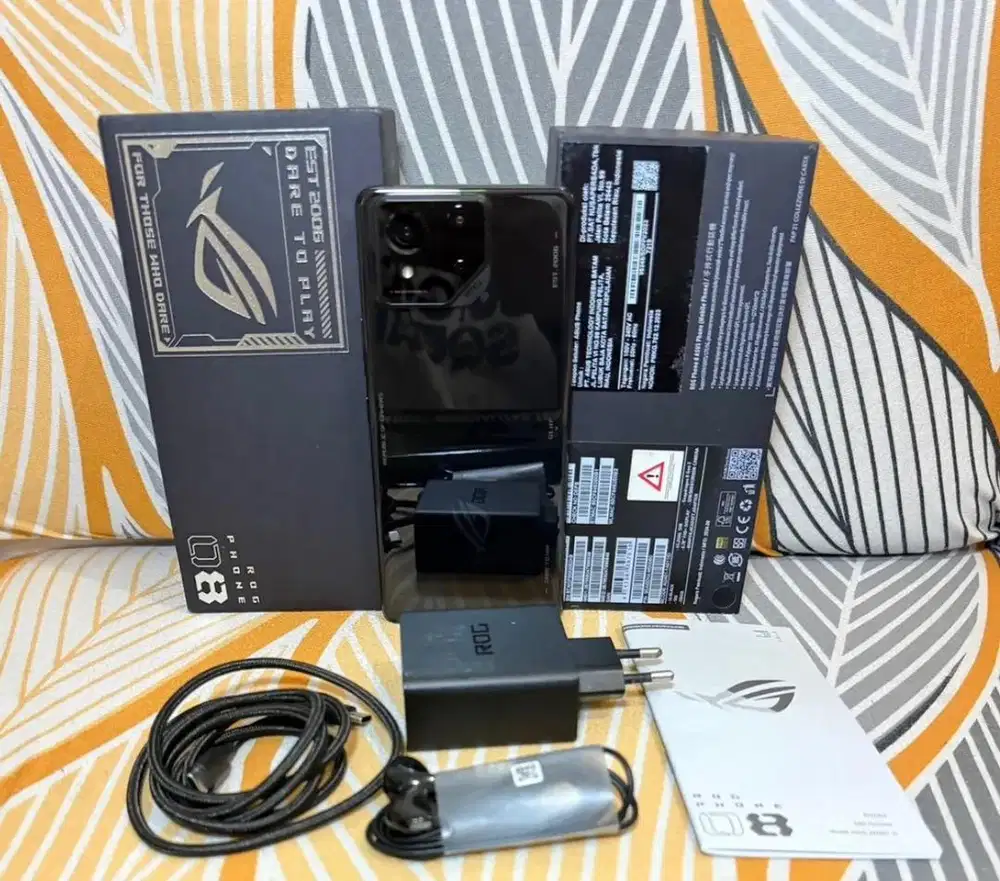 Rog phone 8 12/256 + aeroactive cooler x