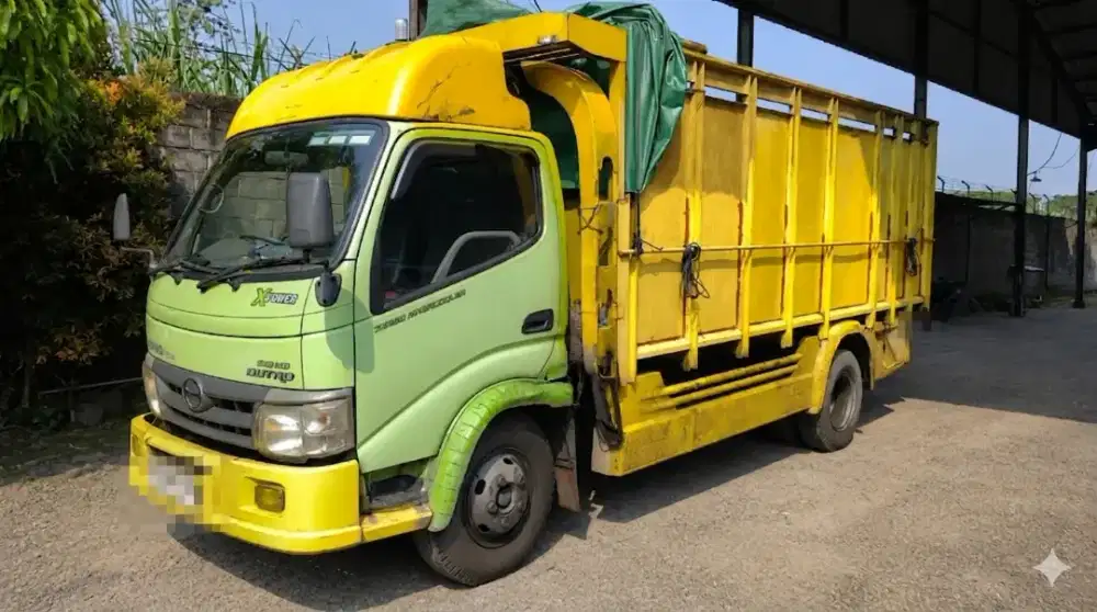 Truk hino bisa muatan 10 ton, dijual cepat