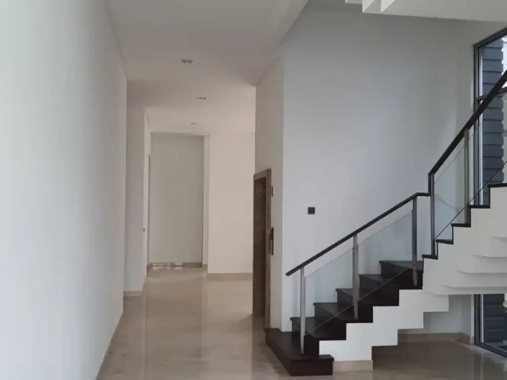 Dijual Cepat Rumah di Cluster Mozart Golf Island Pik, Uk.10x30m2