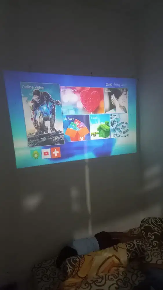 PROJECTOR + TV BOX