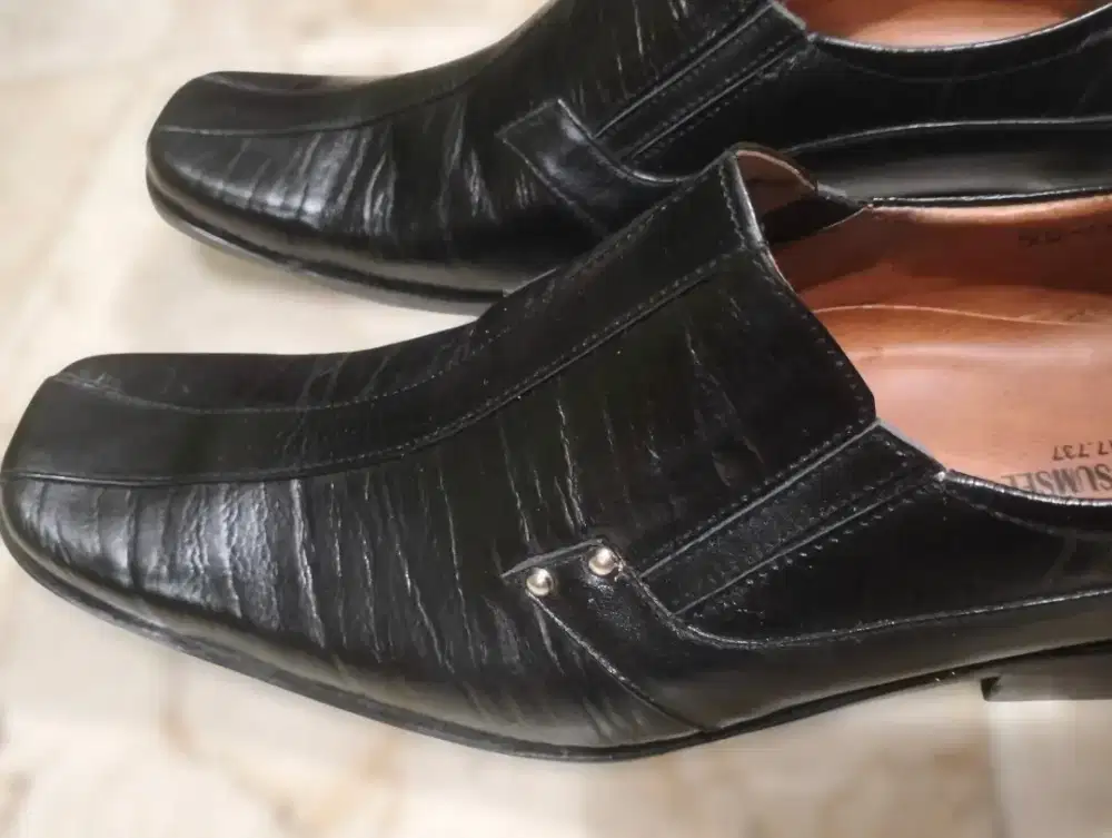 SEPATU SIZE 42/43 BAGUUSS