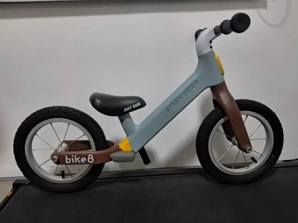 Balance bike / push bike / bike8