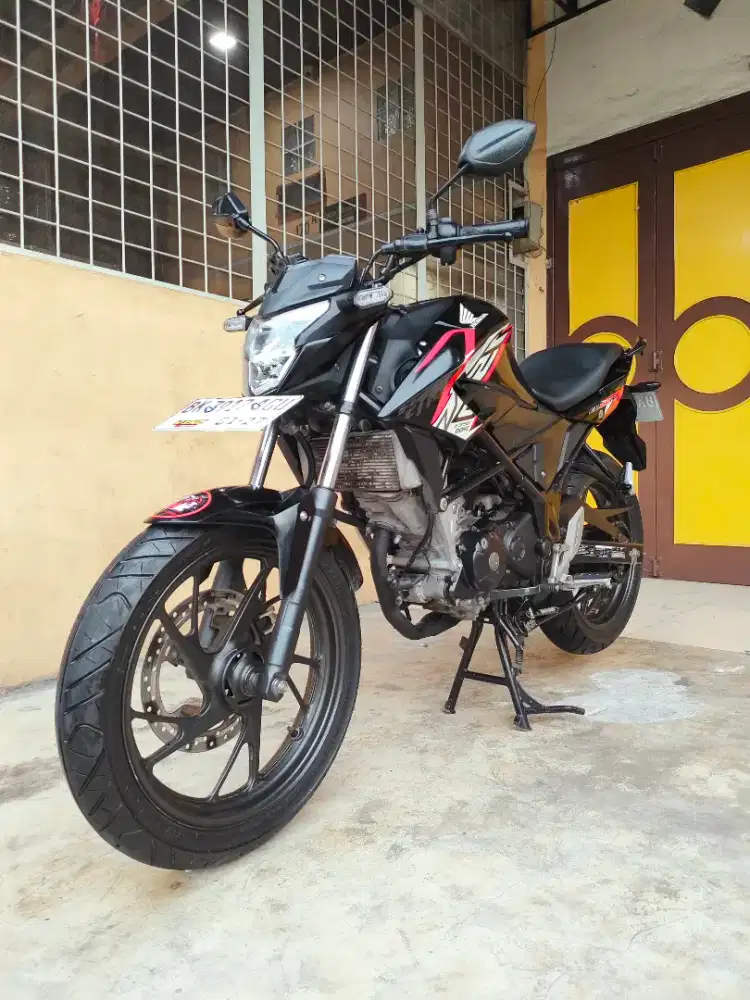 Honda CB150R / CB 150R 2016 V2, Black Premium Metalic, Unit Mulus.