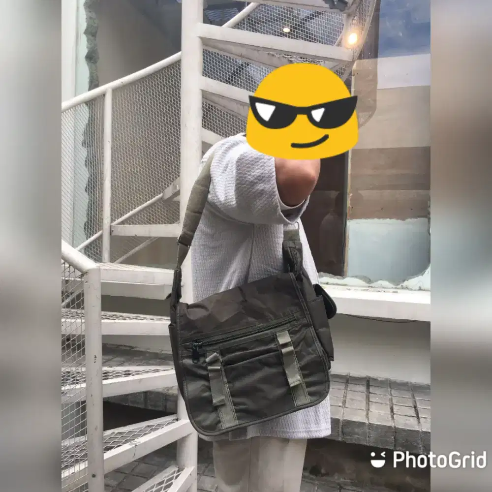 Tas selempang waterproof