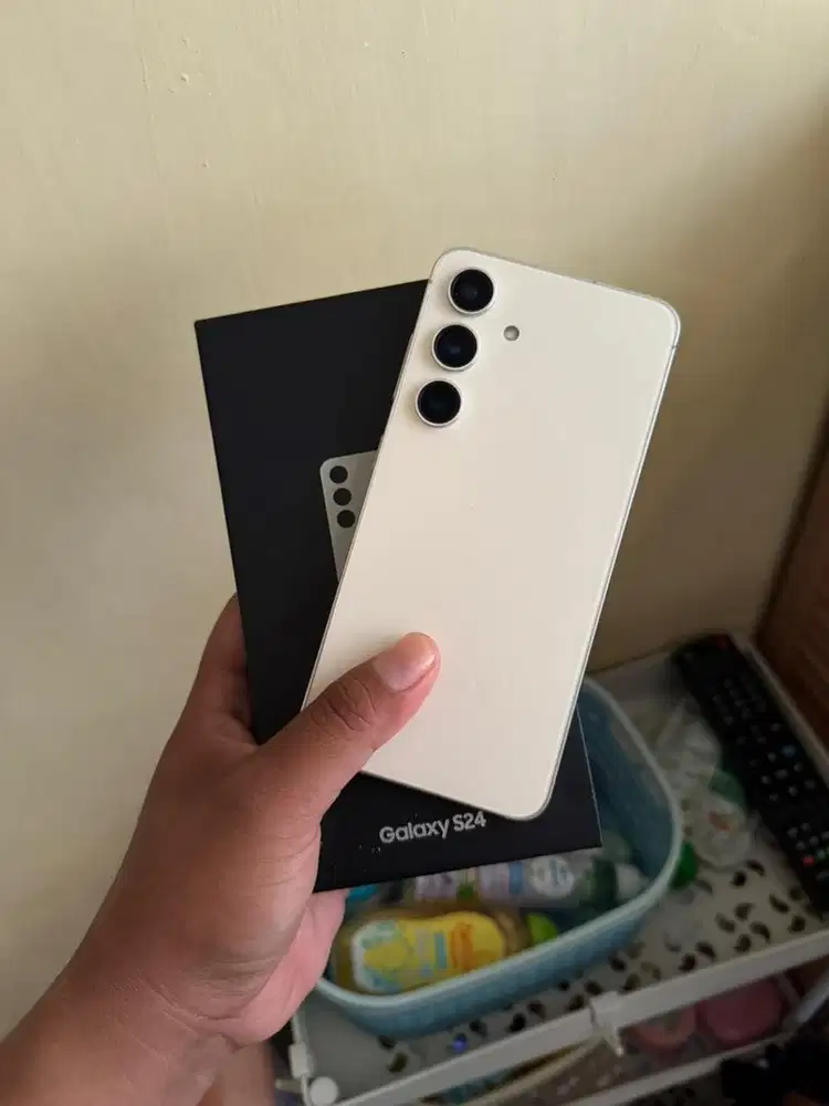 Samsung S24 8/256gb