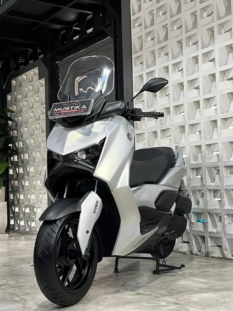 Yamaha Xmax 2024 connected