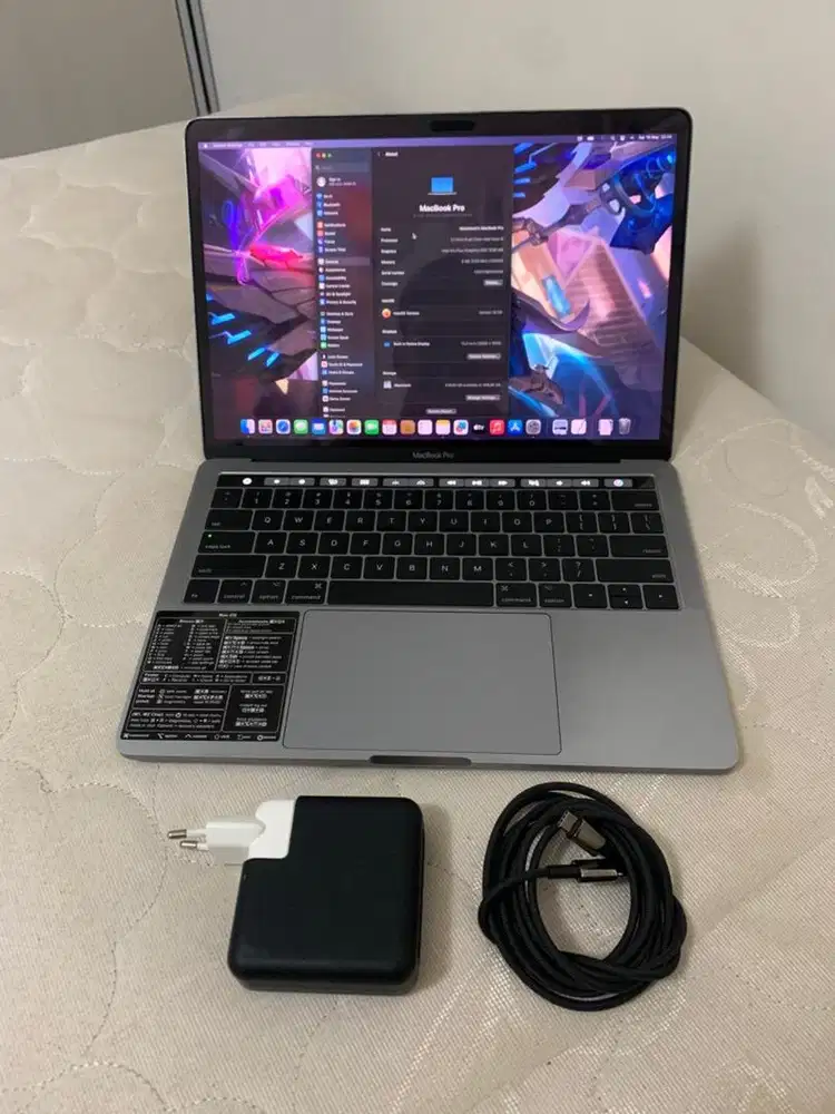 Macbook Pro 2017 Touchbar Core i5 Ram 8/512gb