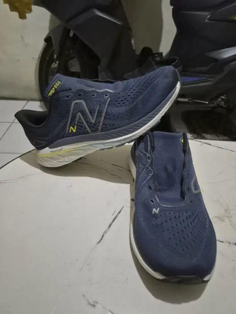Sepatu NB 860 biru original