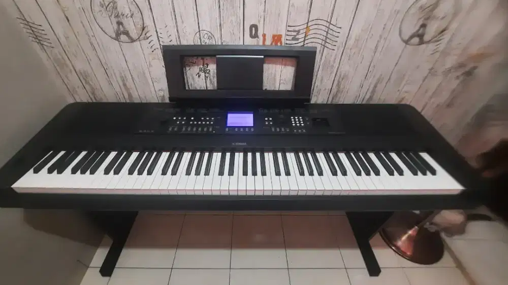 Portable Grand Keyboard DGX-650