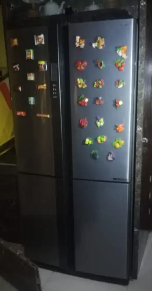 Di jual cepat Kulkas Sharp 4 Pintu kondisi bagus dan terawat