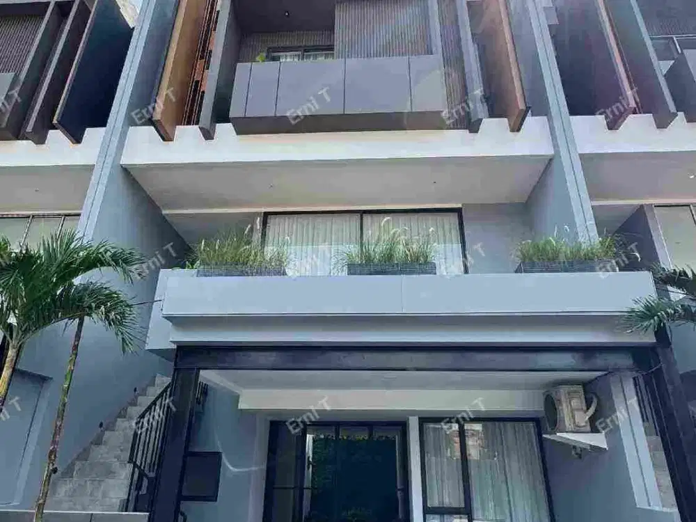 Rumah Konsep Dobel Deker di Cilandak Jakarta Selatan