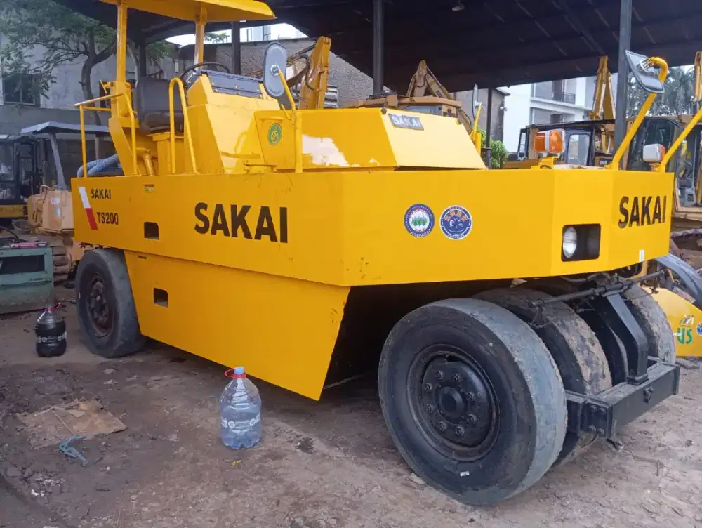 TR Roller Sakai TS200 Pneumatic Tire Roller Build Up