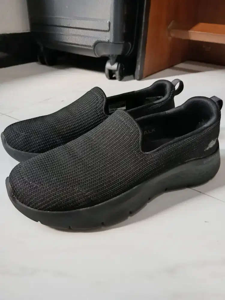 sepatu skechers all black