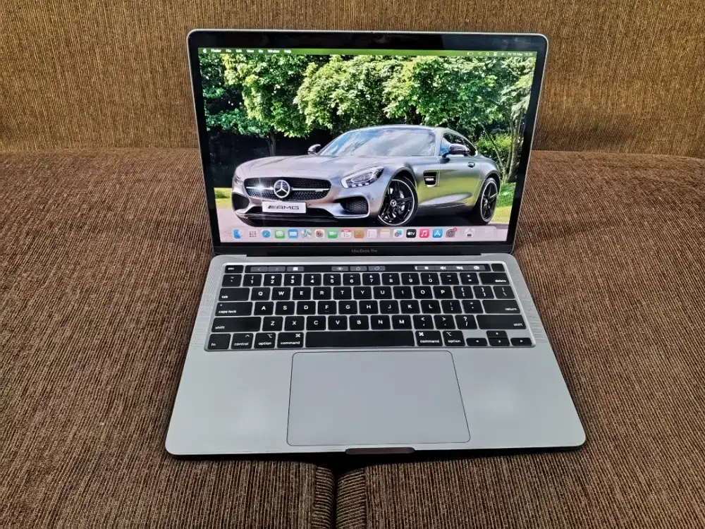 MACBOOK PRO 2020 CORE I7 RAM 32 SSD 512 MASIH BAGUS NORMAL SEMUA