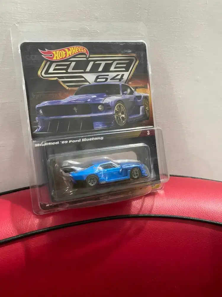 Hot wheels elite 64 ford mustang
