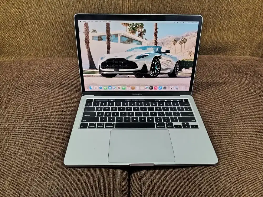 MACBOOK PRO 2020 CORE I5 RAM 8 SSD 512 MASIH BAGUS NORMAL SEMUA