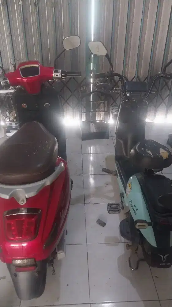 Jual ni motor listrik sama speda angkut dua duanya