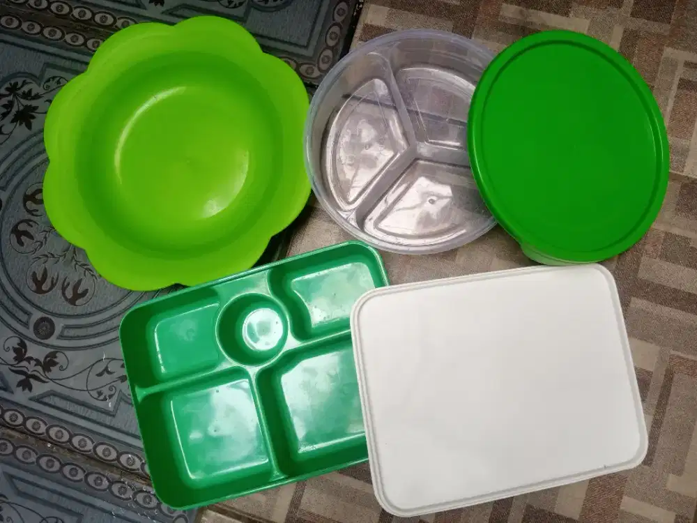PRELOVED 3 WADAH MAKAN PLASTIK