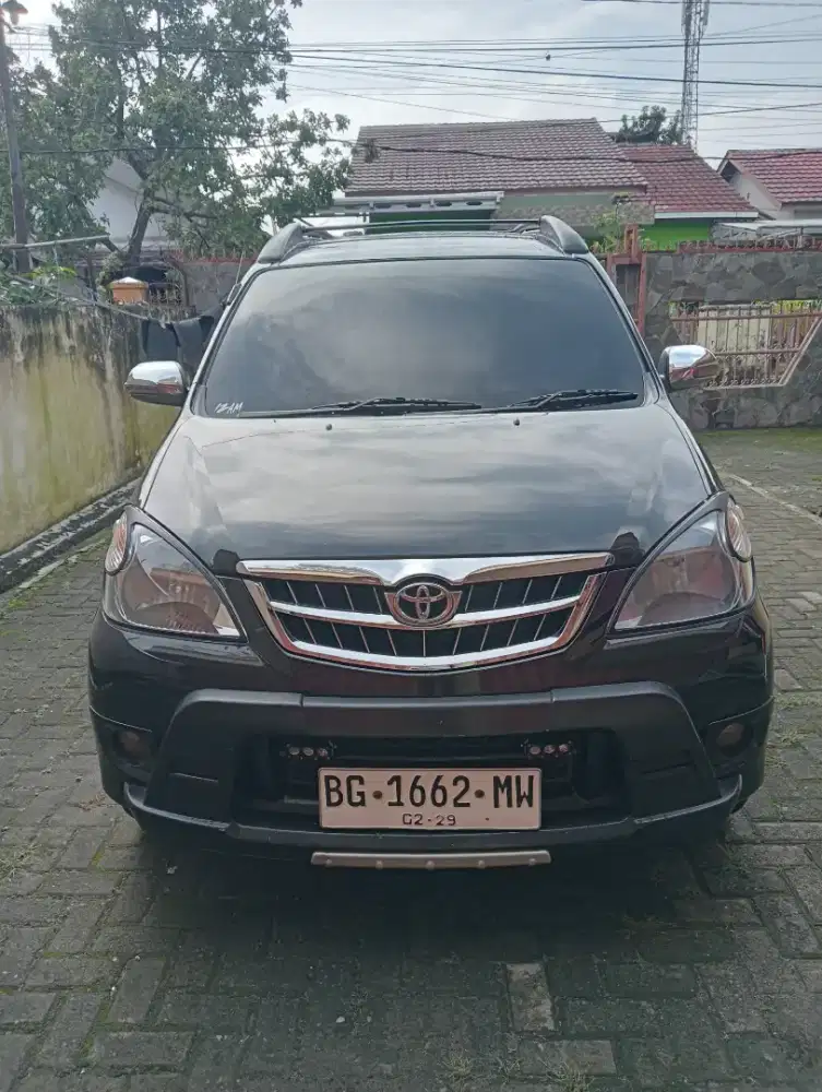 toyota avanza 2010