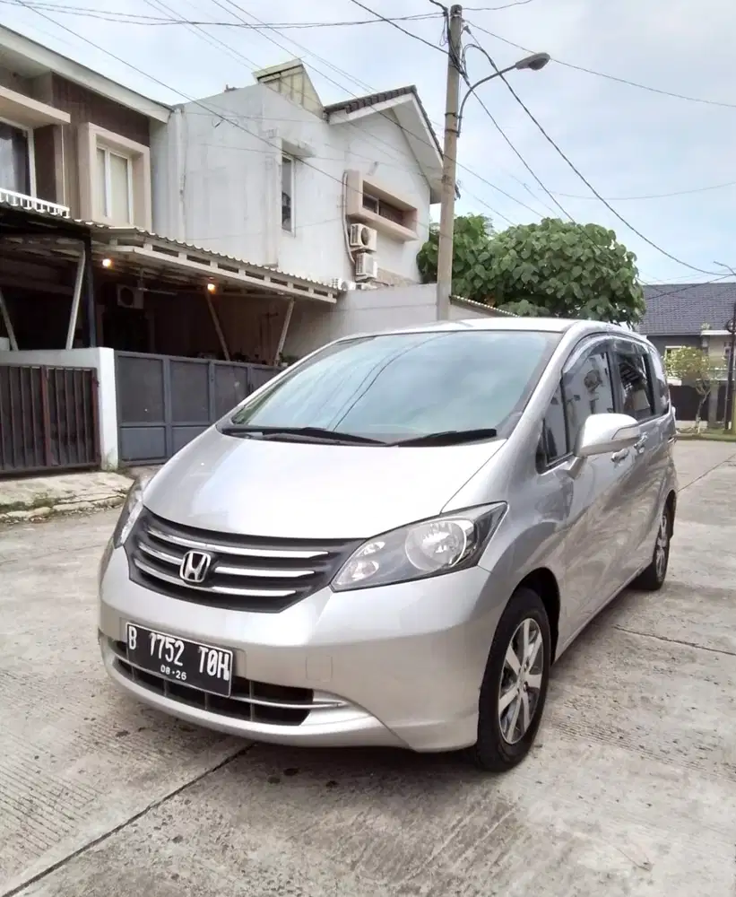Honda Freed E psd 2011 matic istimewa sekali
