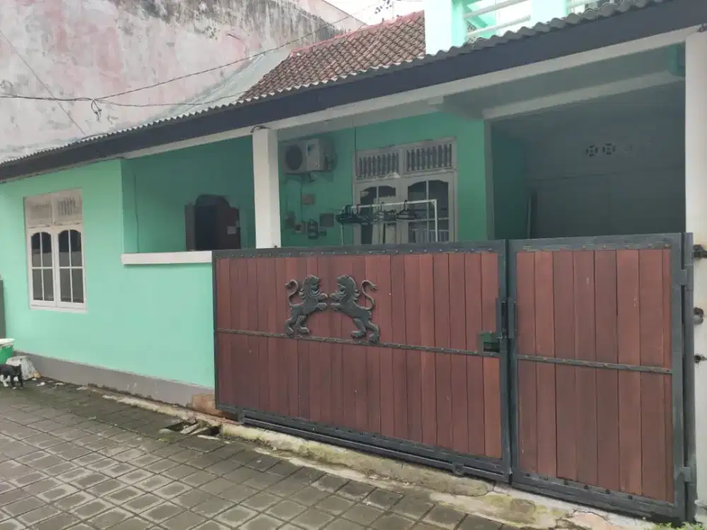 Rumah dengan Lingkungan Nyaman dan Asri