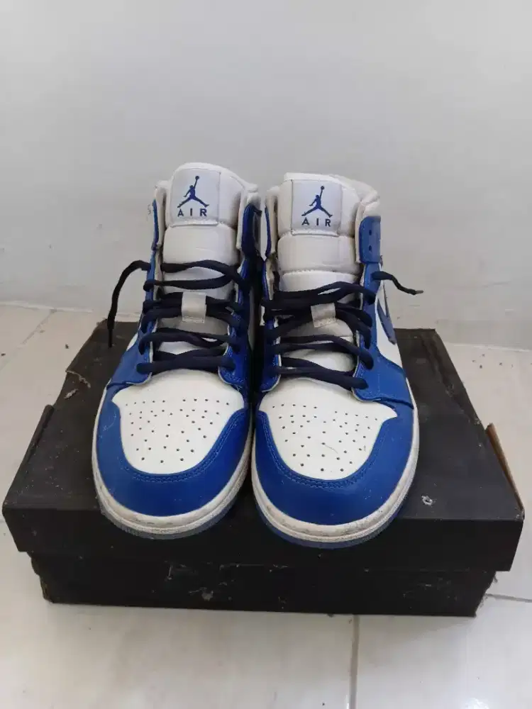 Sepatu Second Rasa Baru