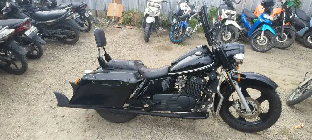 Benelli pe 250 custom roadking