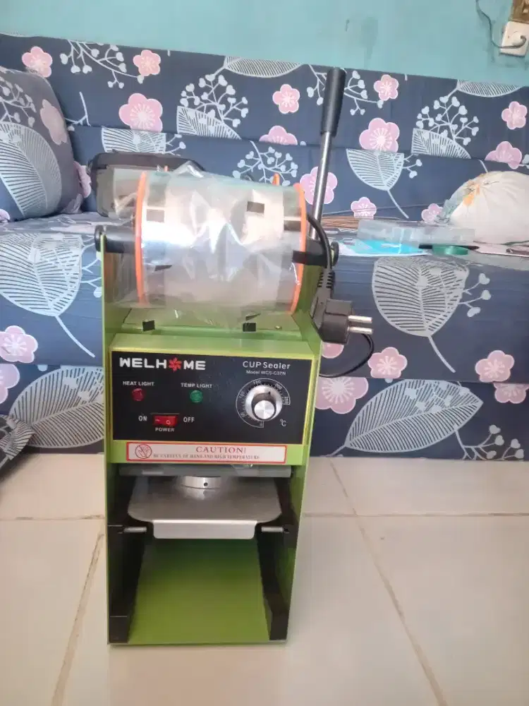 Cup sealer model wcs c47N