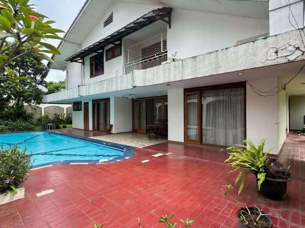 Rumah Lahan Luas 930 m² Sangat Strategis di Cilandak Jaksel RN-18188
