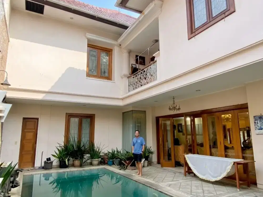 Rumah 3 Lantai dengan Kolam Renang di Pesanggrahan Jaksel RN-18187