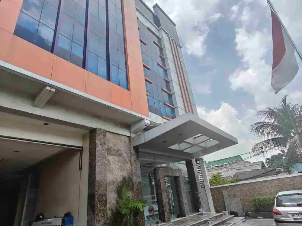Dijual Murah Gedung 4lantai akses jalan Raya di Kemayoran