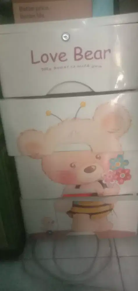 lemari 4laci krakter