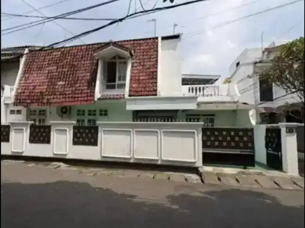 DIJUAL RUMAH MEWAH CAKEP DI TEBET – LINGKUNGAN NYAMAN & ASRI