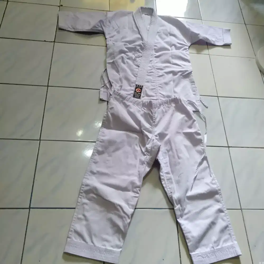 Baju karate kata merk ESakaido the Ultimate
