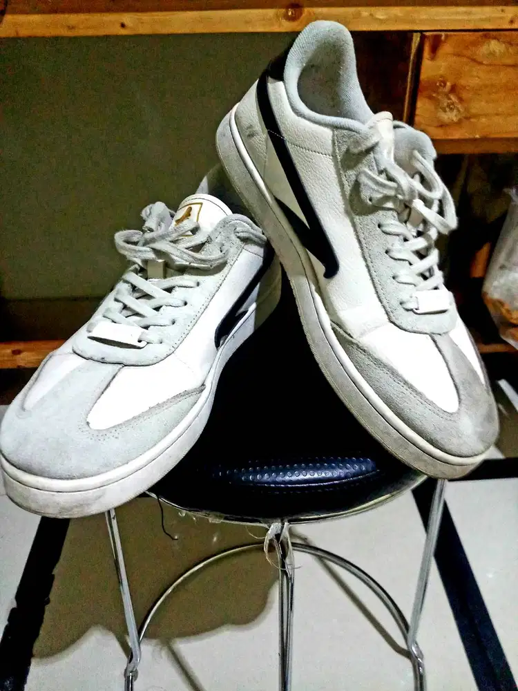 SEPATU SNEAKERS BRODO