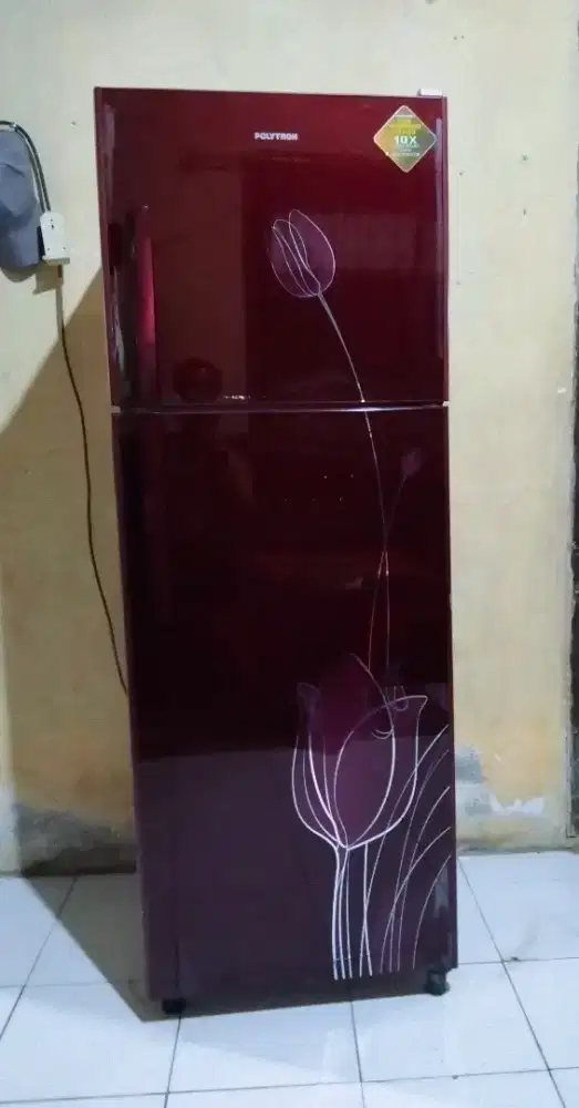 KULKAS 2 POLYTRON red beuty