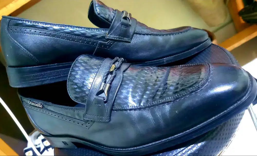 SEPATU PANTOFEL CROCODILE WARNA HITAM ORIGINAL