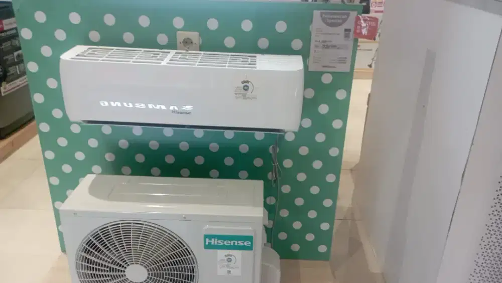 Dijual AC Split Hisense kondisi baru.