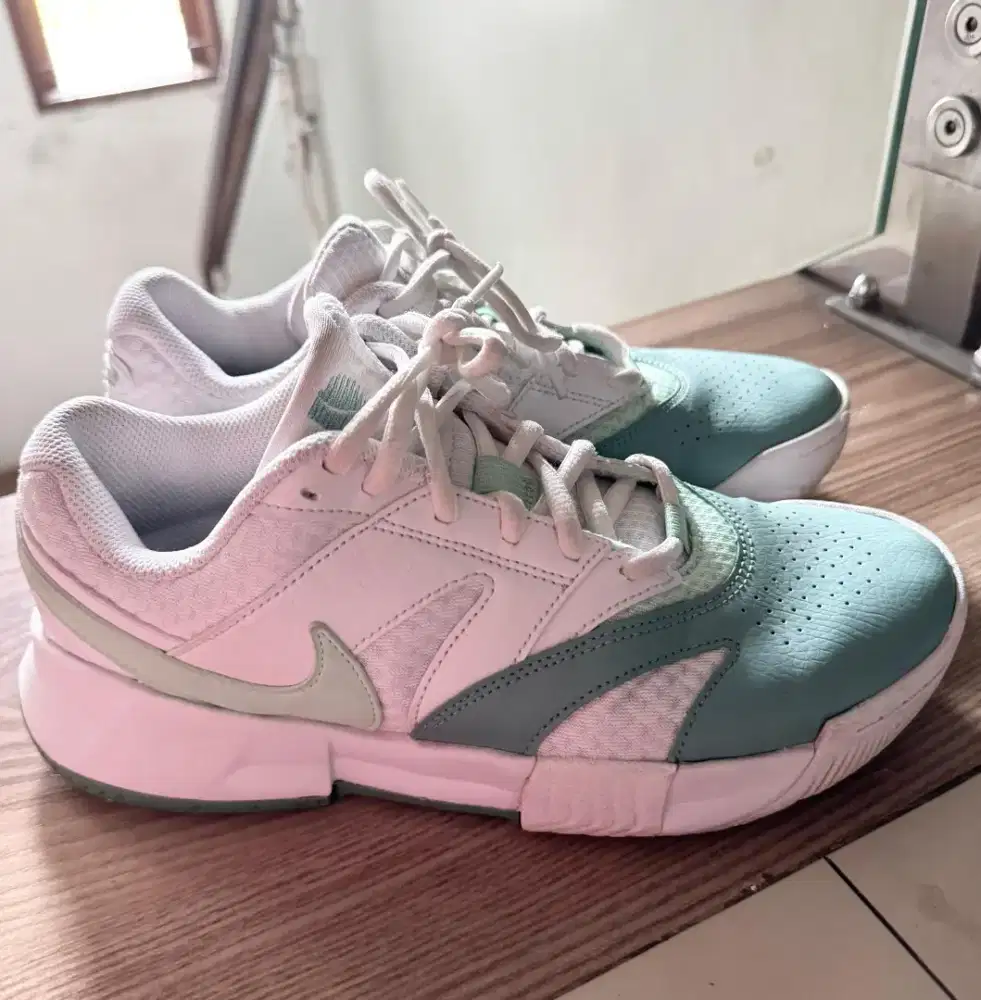Sepatu Tennis Nike size 39