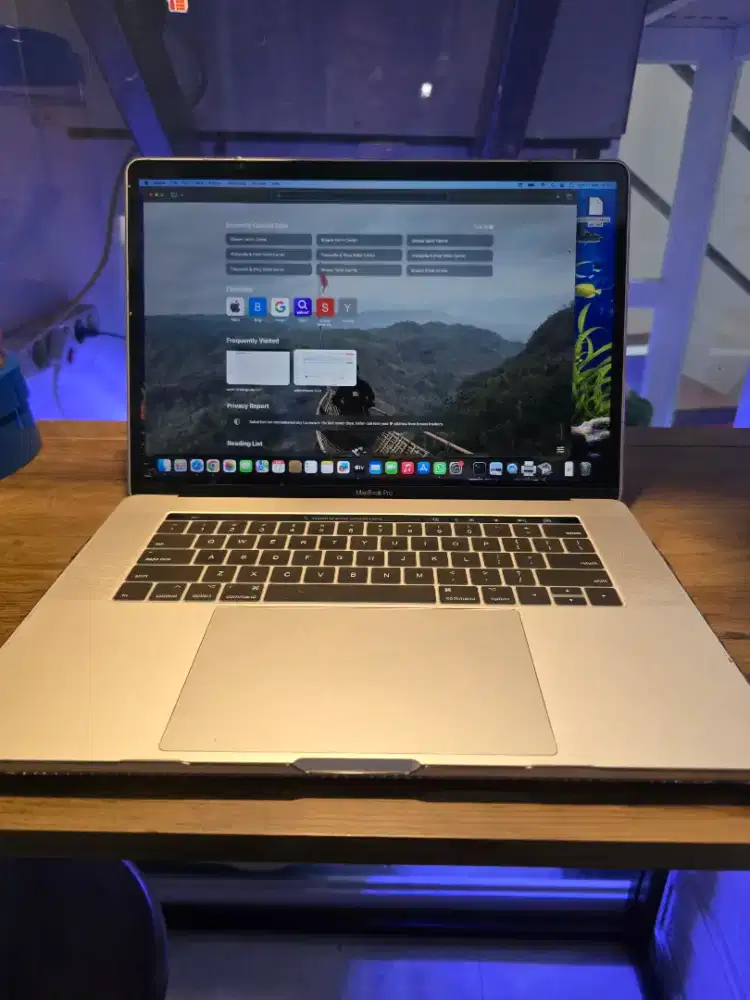 Macbook 2017 Touchbar 15inch 16gb / 512 gb